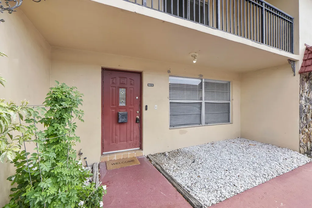 6659 SW 41st Place Davie FL 33314