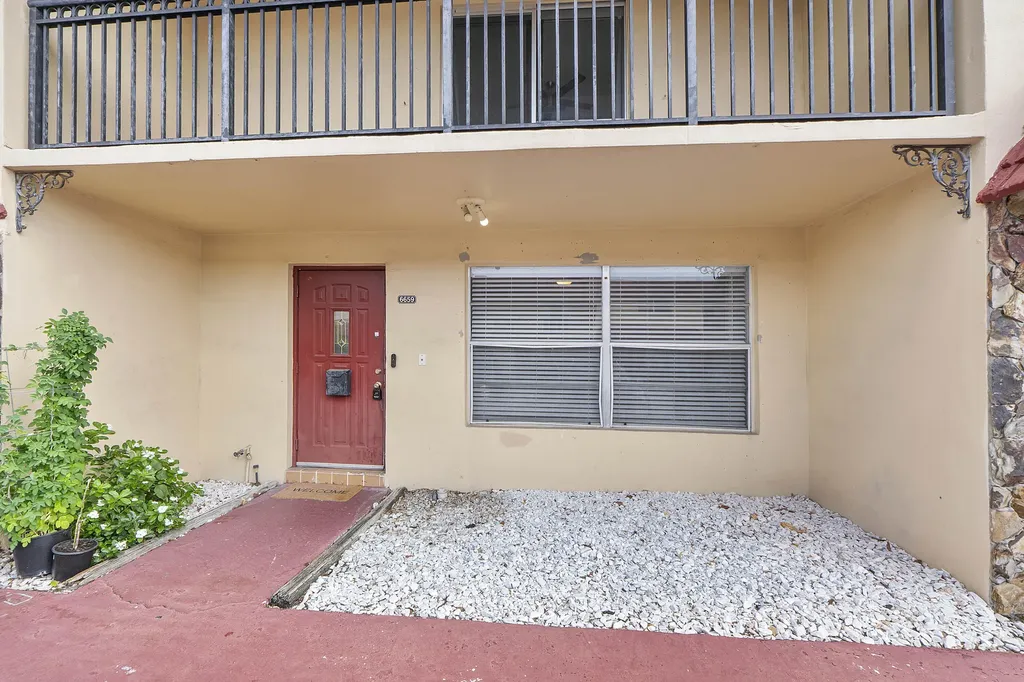 6659 SW 41st Place Davie FL 33314