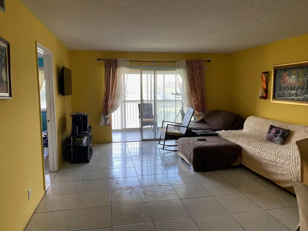 13100 SW 11th Court SW Pembroke Pines FL 33027