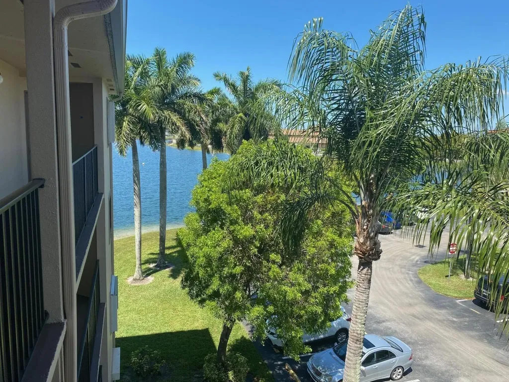 13100 SW 11th Court SW Pembroke Pines FL 33027
