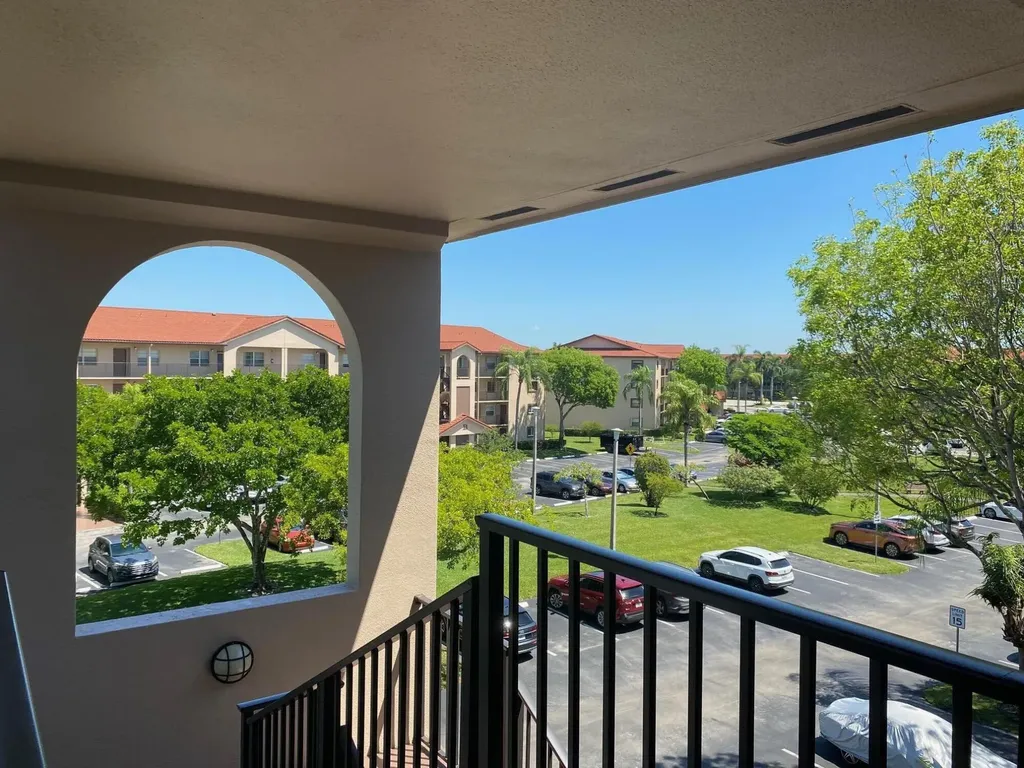 13100 SW 11th Court SW Pembroke Pines FL 33027
