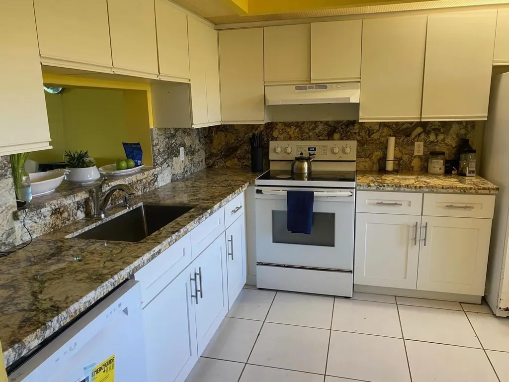 13100 SW 11th Court SW Pembroke Pines FL 33027