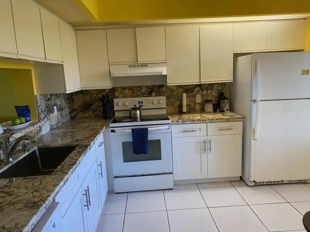 13100 SW 11th Court SW Pembroke Pines FL 33027