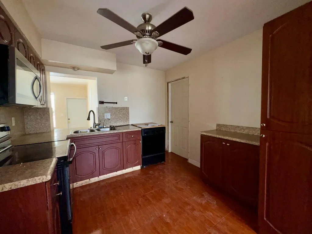 3941 NW 36th Terrace Lauderdale Lakes FL 33309