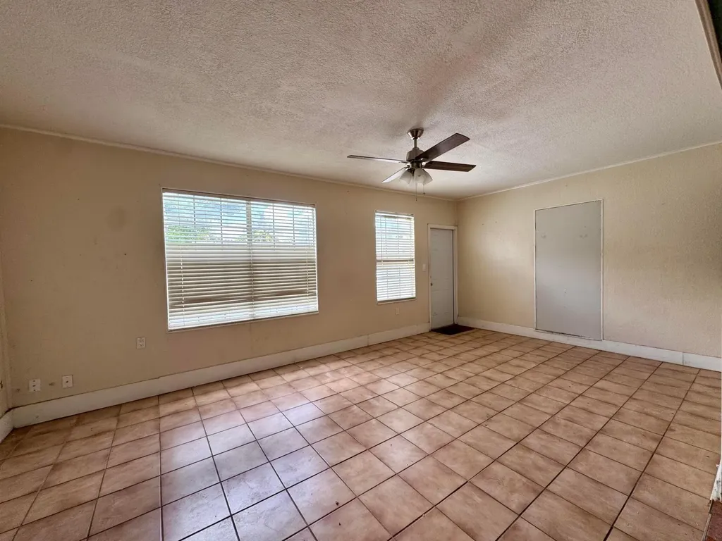 3941 NW 36th Terrace Lauderdale Lakes FL 33309