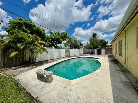 3941 NW 36th Terrace Lauderdale Lakes FL 33309