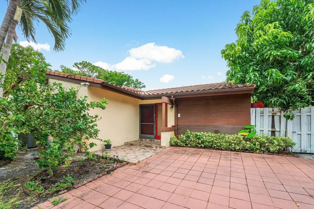 2780 Norfolk Pine Court Lake Worth FL 33462