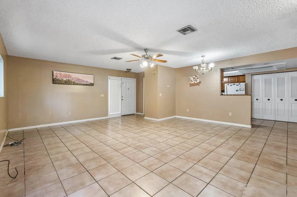 2780 Norfolk Pine Court Lake Worth FL 33462