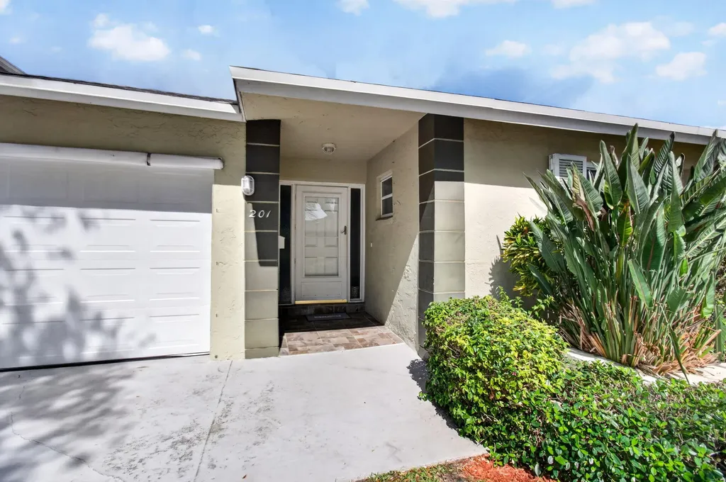 201 Del Rio Boulevard Boca Raton FL 33432