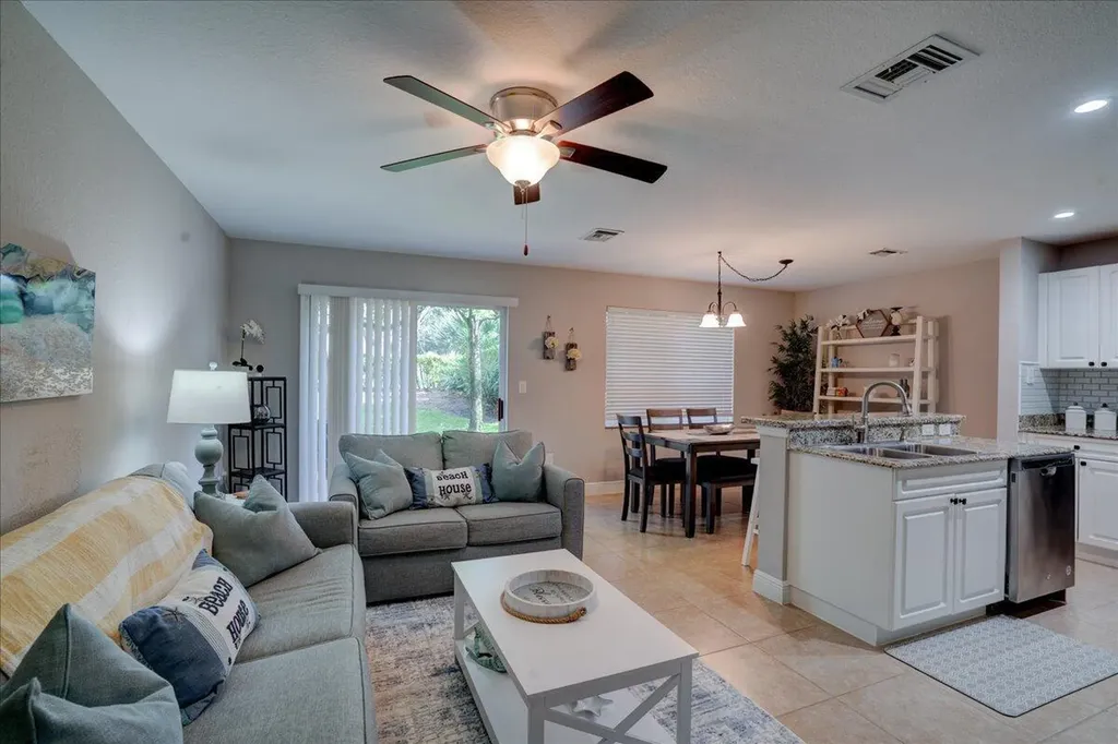 6633 Old Farm Trail Boynton Beach FL 33437