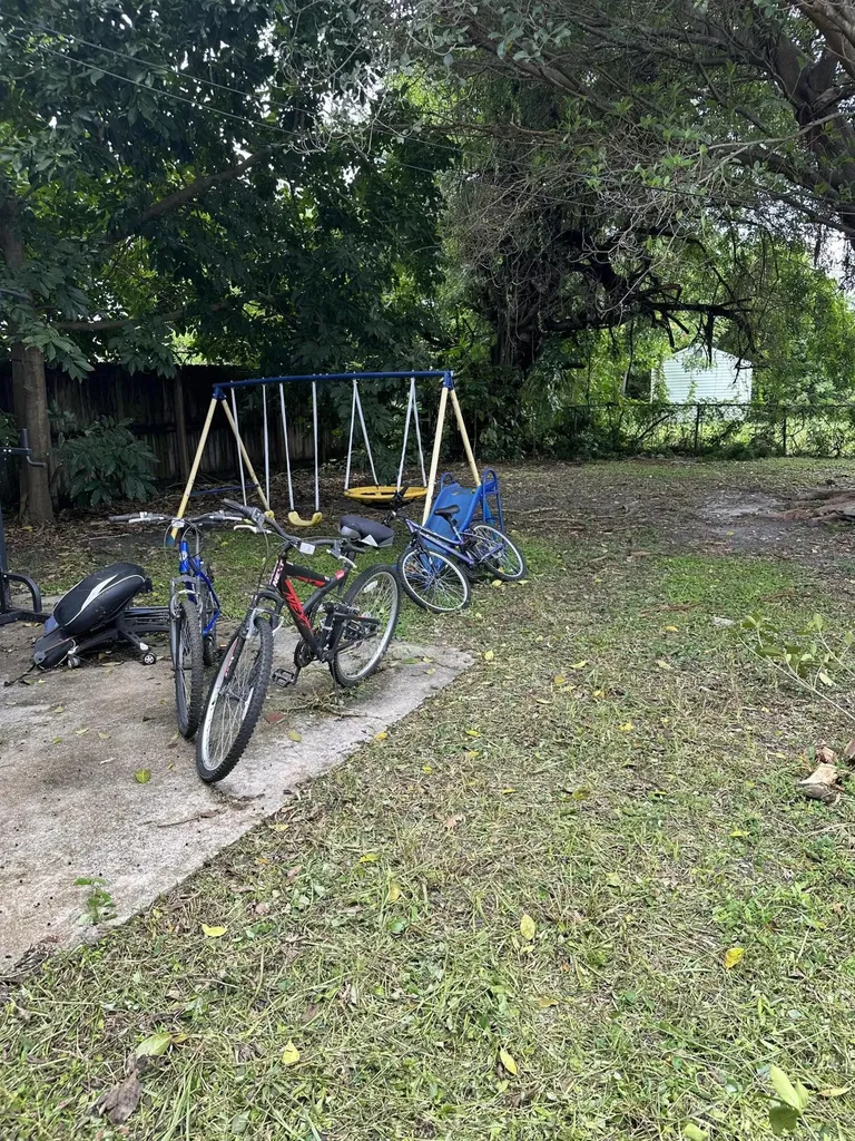 2114 Dewey Street Hollywood FL 33020