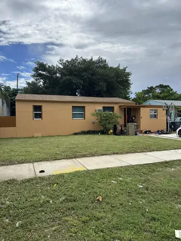 2114 Dewey Street Hollywood FL 33020