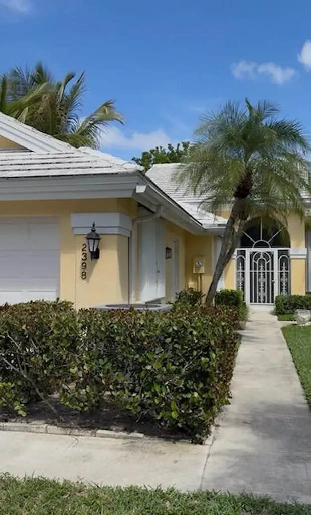 2398 Saratoga Bay Drive West Palm Beach FL 33409