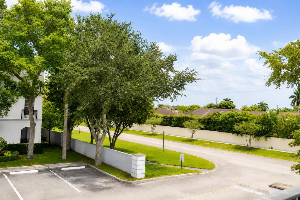 711 SW 148th Avenue Sunrise FL 33325