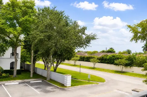 711 SW 148th Avenue Sunrise FL 33325