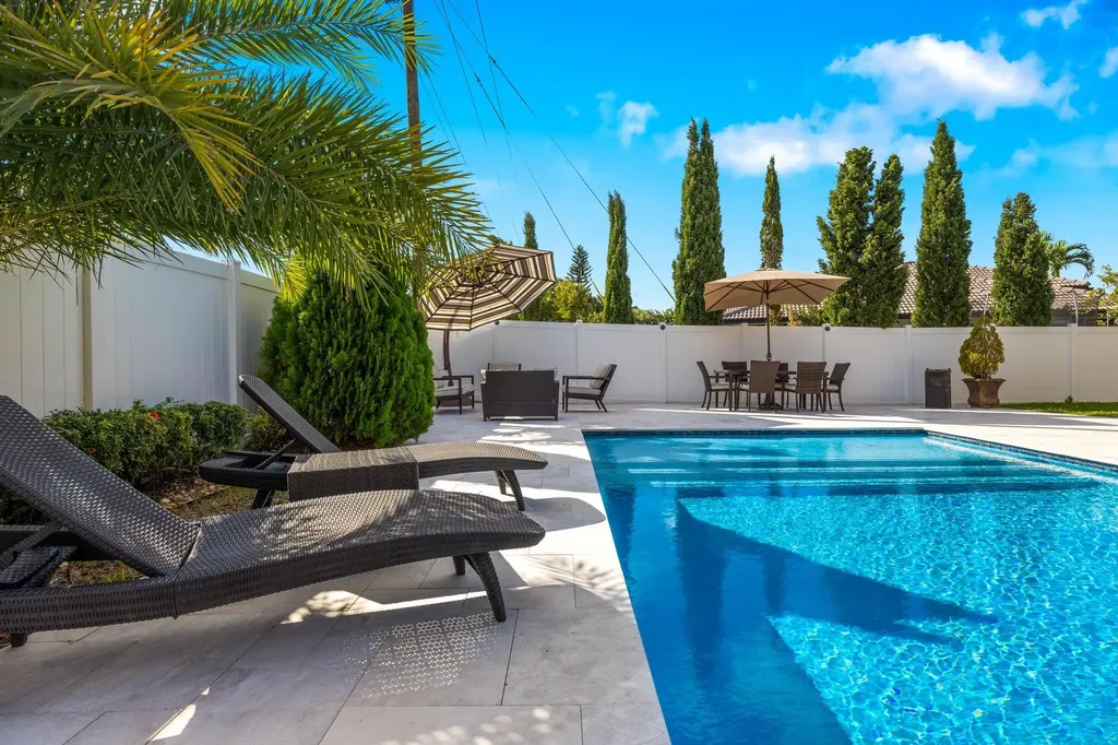 22071 Martella Avenue Boca Raton FL 33433