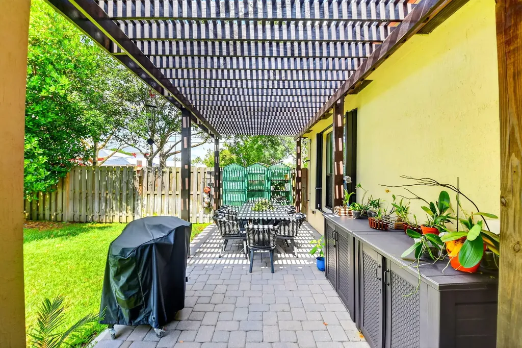 9062 Gulf Cove Drive Wellington FL 33467