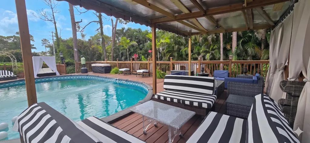 15056 Temple Boulevard The Acreage FL 33470