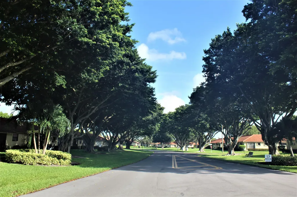 4450 Nutmeg Tree Lane Boynton Beach FL 33436