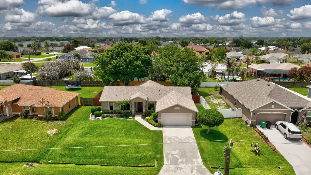 6771 NW Abigail Avenue Port St Lucie FL 34983