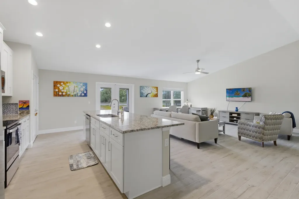 375 SW Vista Lake Drive Port St Lucie FL 34953