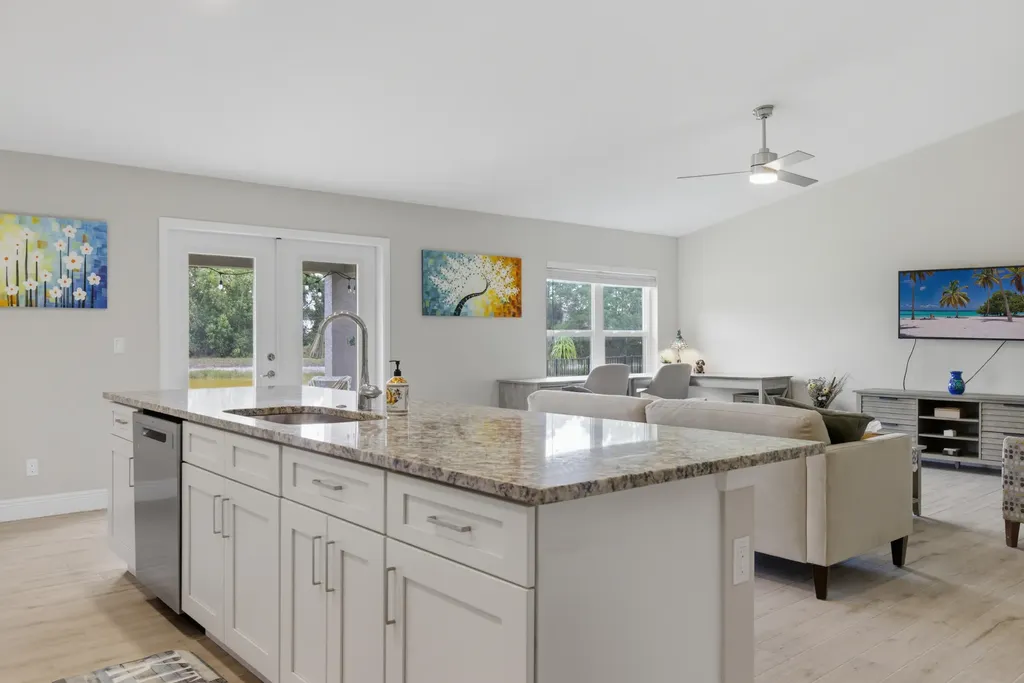375 SW Vista Lake Drive Port St Lucie FL 34953
