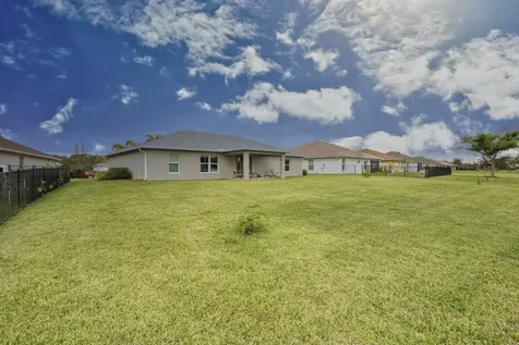 375 SW Vista Lake Drive Port St Lucie FL 34953