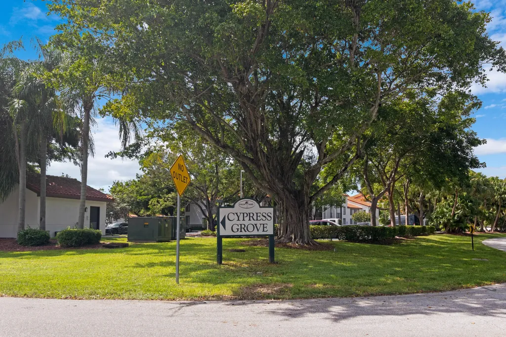 804 Cypress Grove Lane Pompano Beach FL 33069