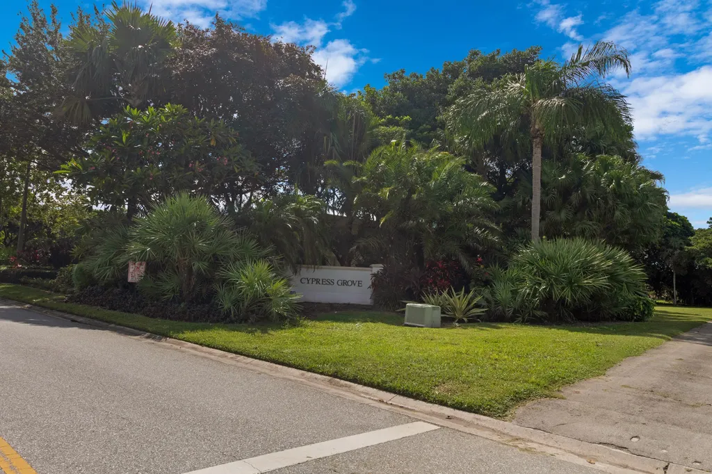 804 Cypress Grove Lane Pompano Beach FL 33069