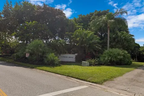 804 Cypress Grove Lane Pompano Beach FL 33069