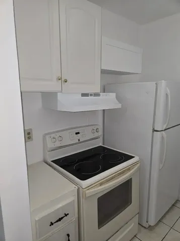 230 SW 11th Avenue Hallandale Beach FL 33009