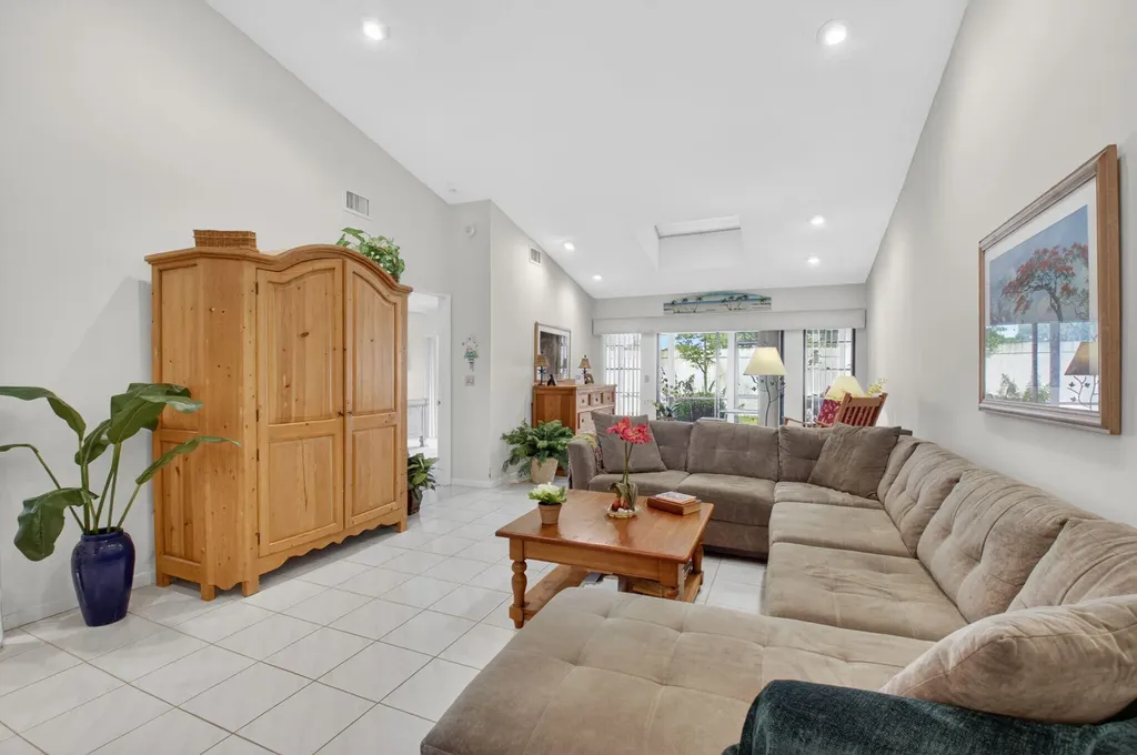 10039 Andrea Lane Boynton Beach FL 33437