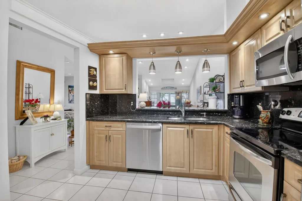 10039 Andrea Lane Boynton Beach FL 33437