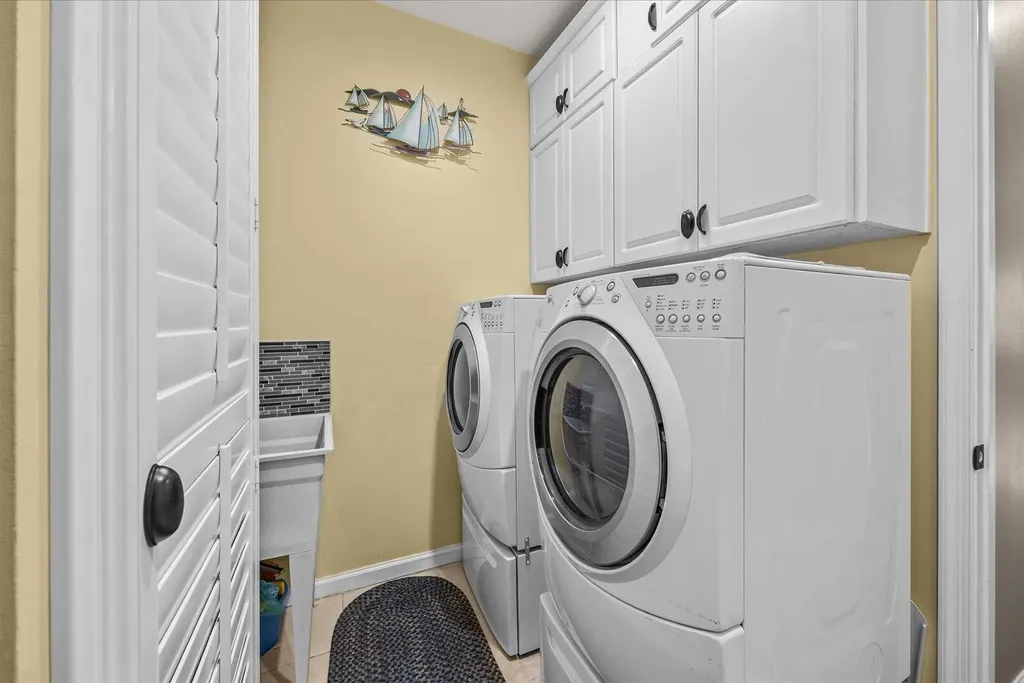 482 NW Blue Lake Drive Port St Lucie FL 34986