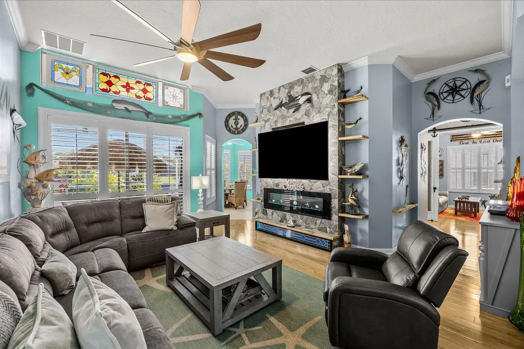 482 NW Blue Lake Drive Port St Lucie FL 34986