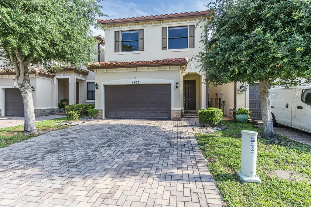 4635 NW 59th Street Tamarac FL 33319