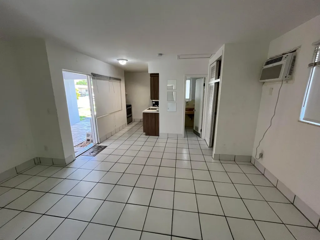 3132 SW 25th Street Miami FL 33133