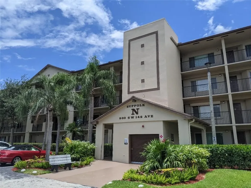 800 SW 142nd Pembroke Pines FL 33027