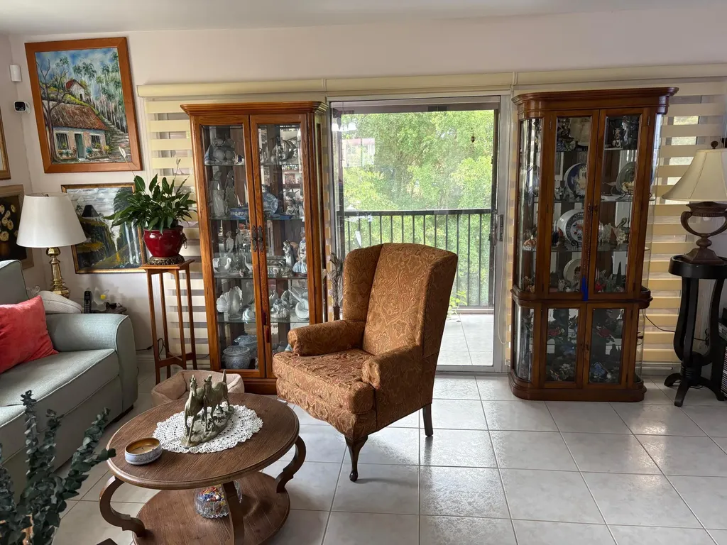 800 SW 142nd Pembroke Pines FL 33027