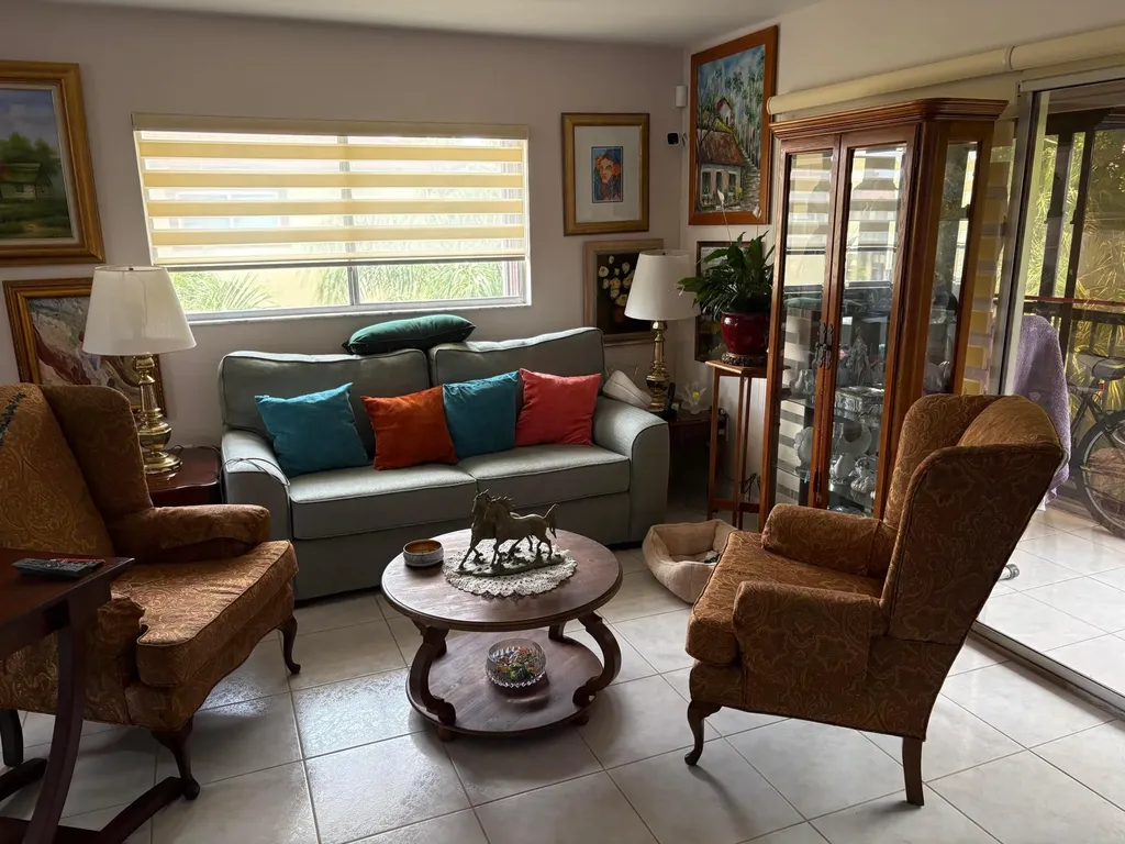 800 SW 142nd Pembroke Pines FL 33027