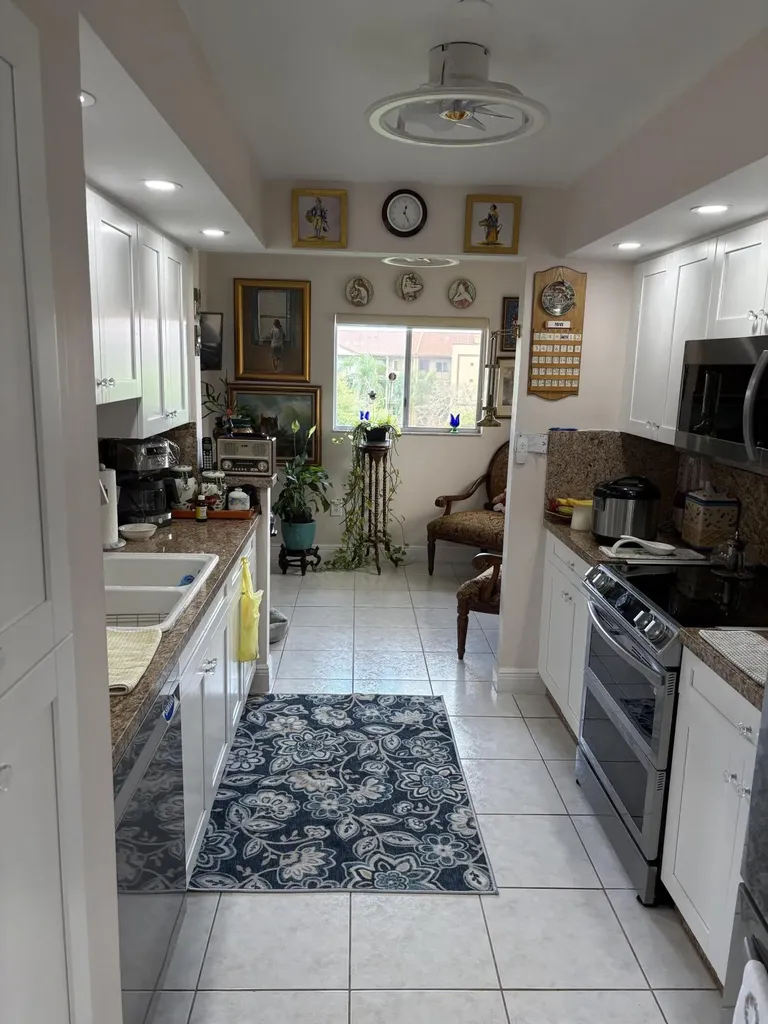 800 SW 142nd Pembroke Pines FL 33027