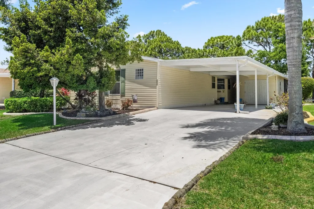 2832 Eagles Nest Way Port St Lucie FL 34952