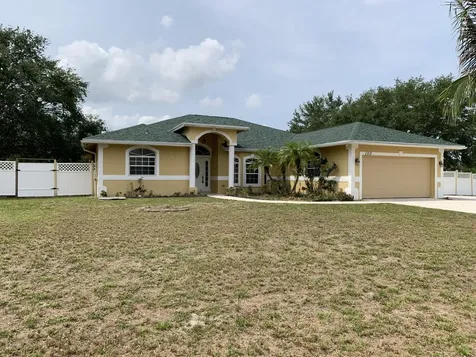 180 SW Oakridge Drive Port St Lucie FL 34984