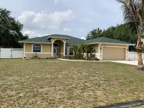 180 SW Oakridge Drive Port St Lucie FL 34984