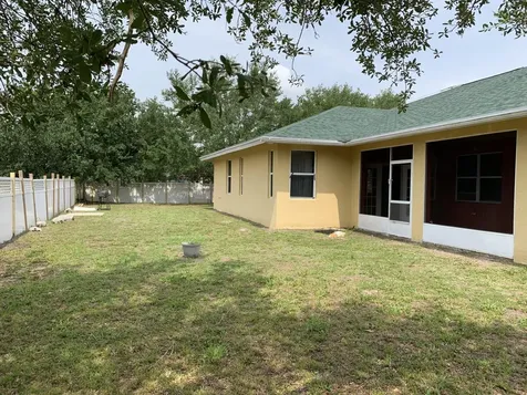 180 SW Oakridge Drive Port St Lucie FL 34984