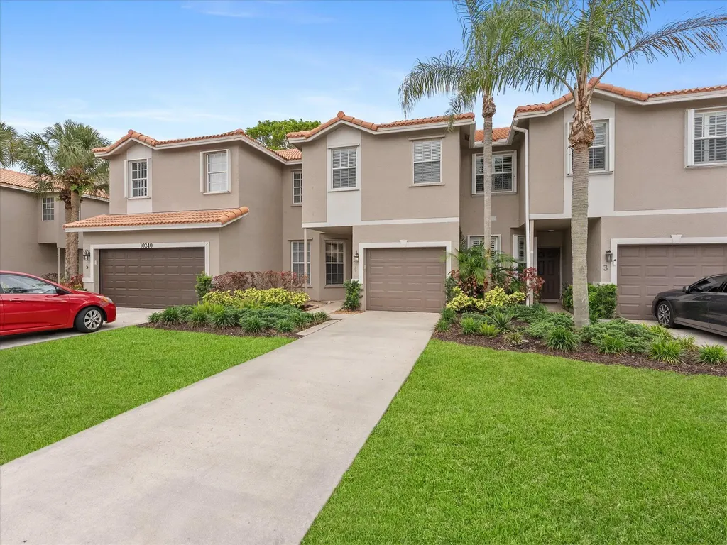 10240 Via Hibiscus Boca Raton FL 33428