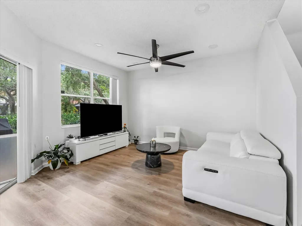 10240 Via Hibiscus Boca Raton FL 33428