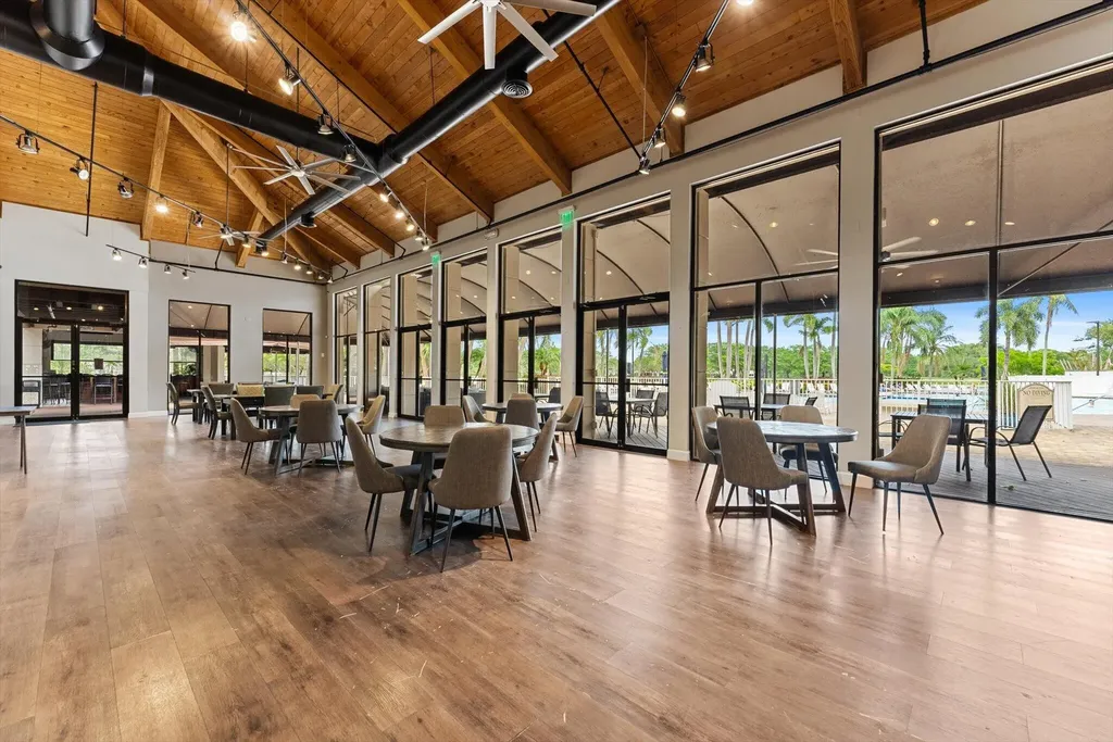 10240 Via Hibiscus Boca Raton FL 33428