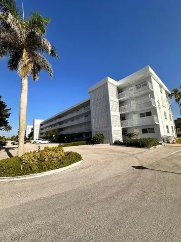 2018 S Federal Highway Boynton Beach FL 33435
