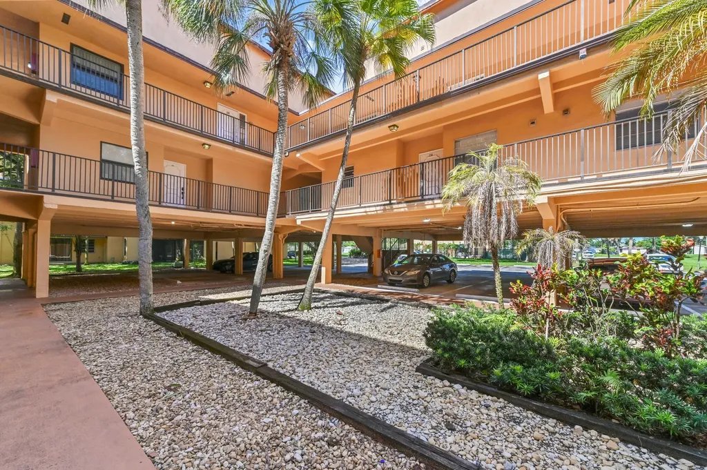 430 Commodore Drive Plantation FL 33325